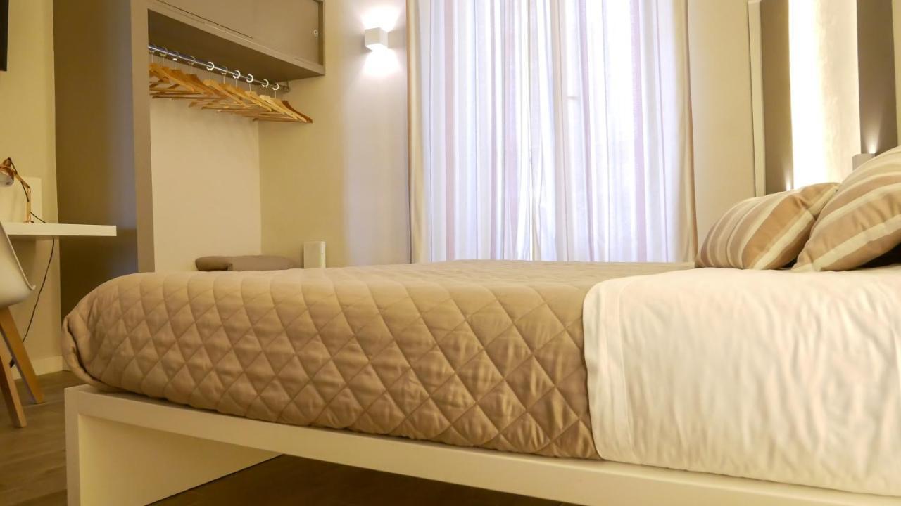 La Banchina Holiday Rooms Trani Eksteriør billede