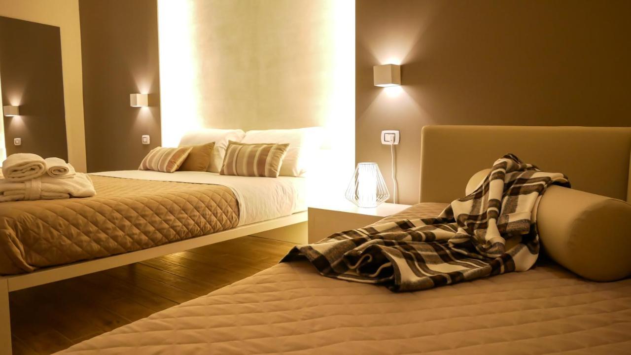 La Banchina Holiday Rooms Trani Eksteriør billede