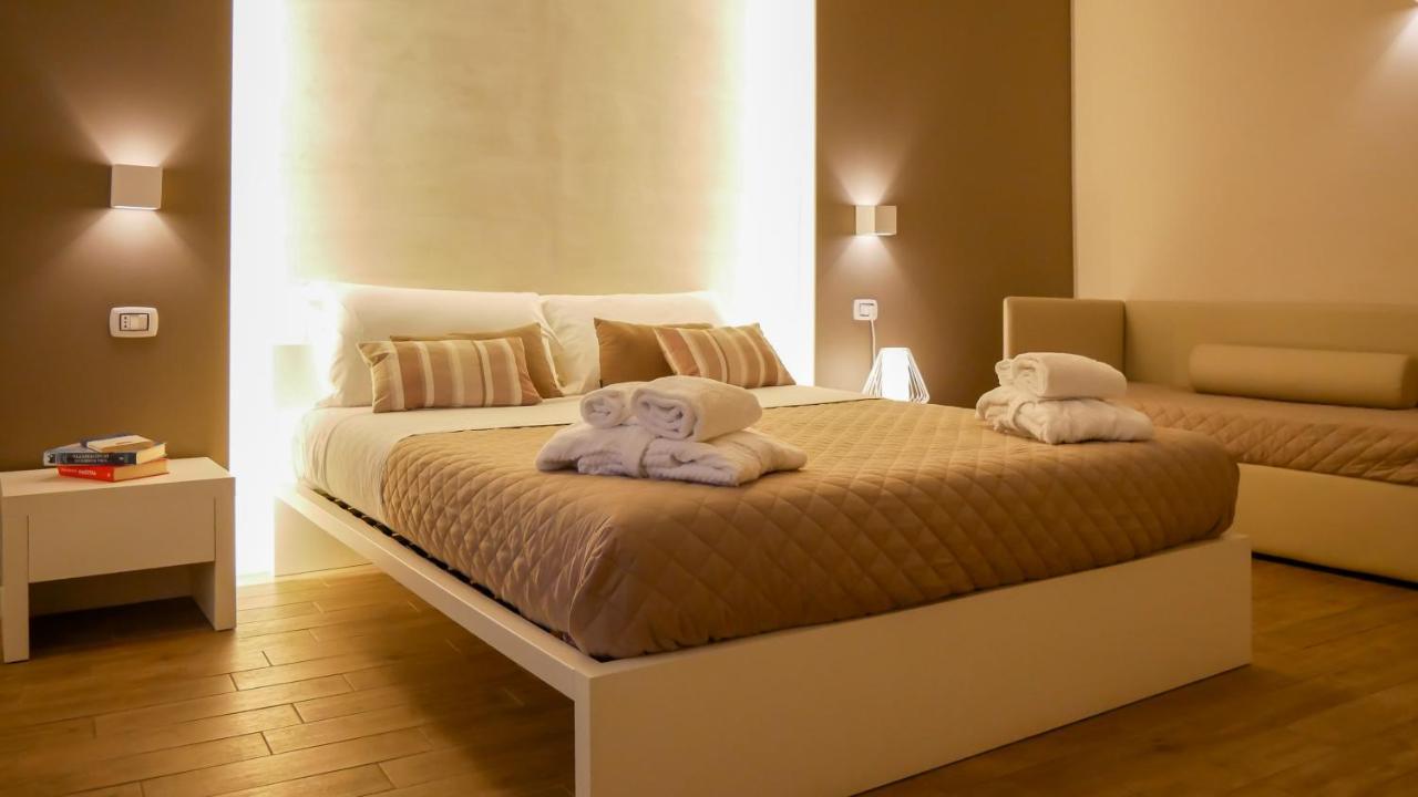 La Banchina Holiday Rooms Trani Eksteriør billede
