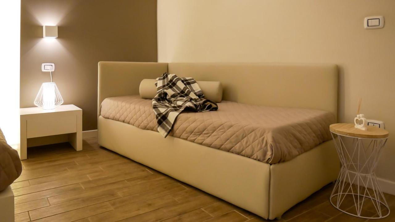La Banchina Holiday Rooms Trani Eksteriør billede