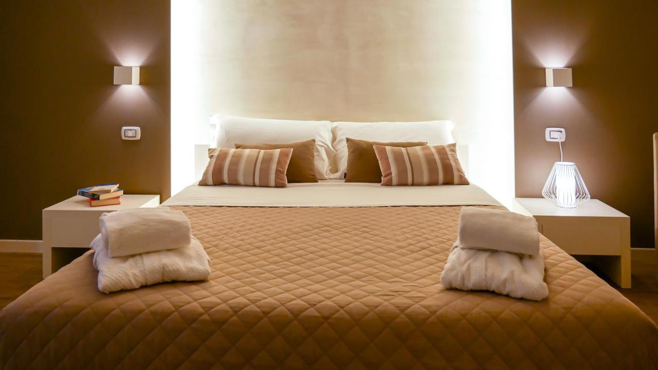 La Banchina Holiday Rooms Trani Eksteriør billede