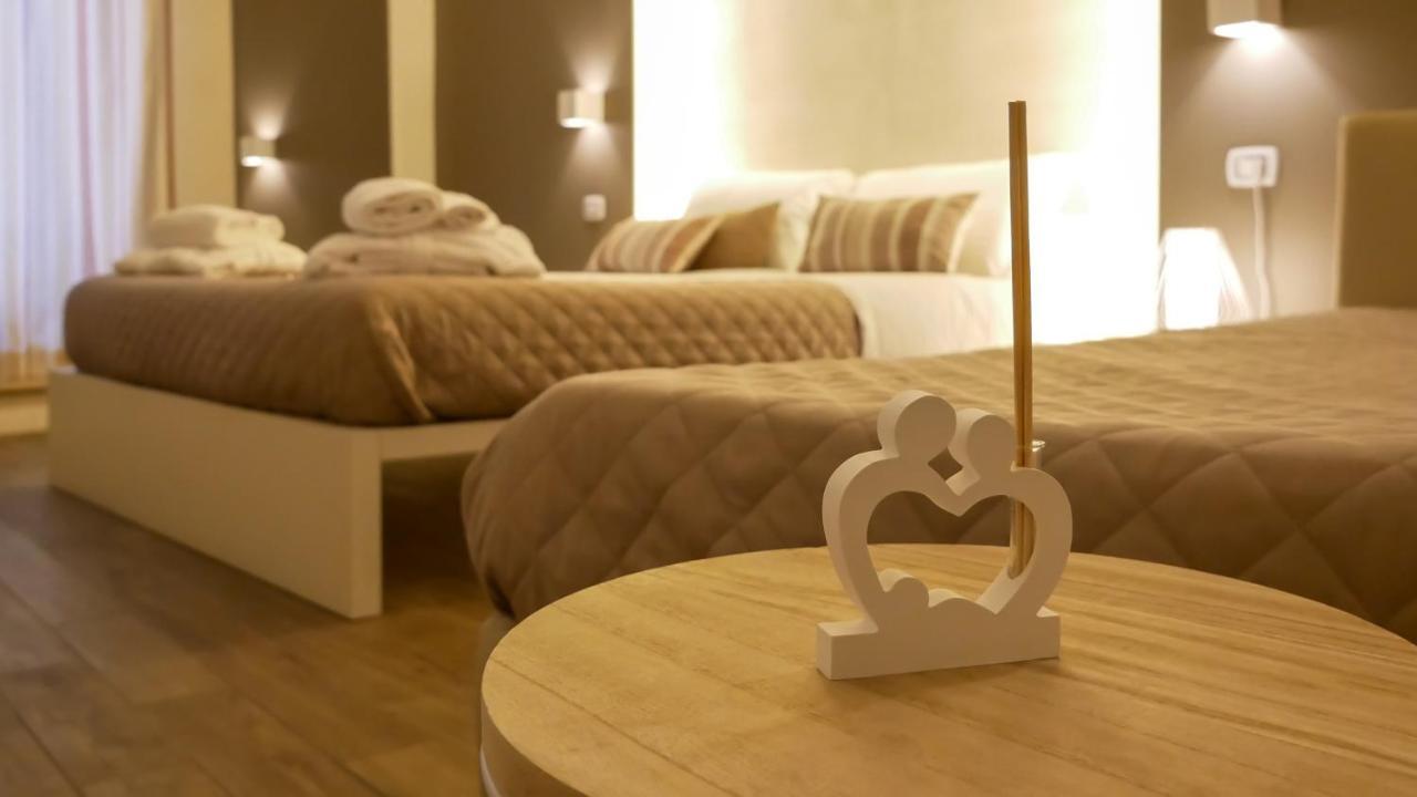 La Banchina Holiday Rooms Trani Eksteriør billede