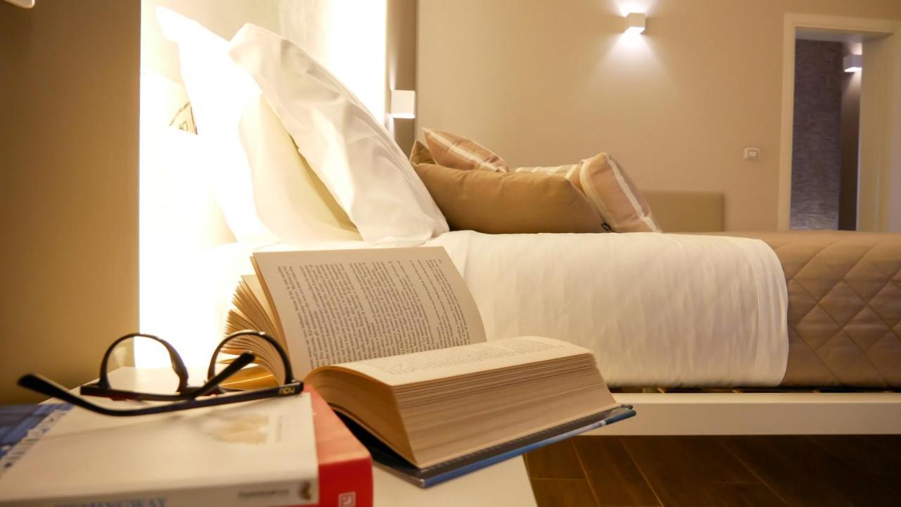 La Banchina Holiday Rooms Trani Eksteriør billede
