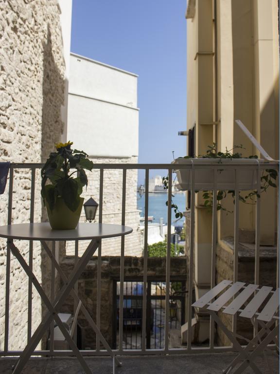 La Banchina Holiday Rooms Trani Eksteriør billede