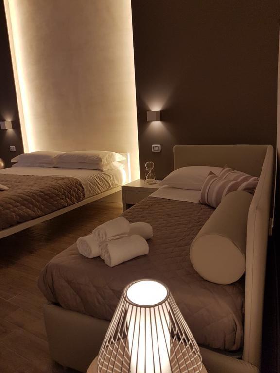 La Banchina Holiday Rooms Trani Eksteriør billede
