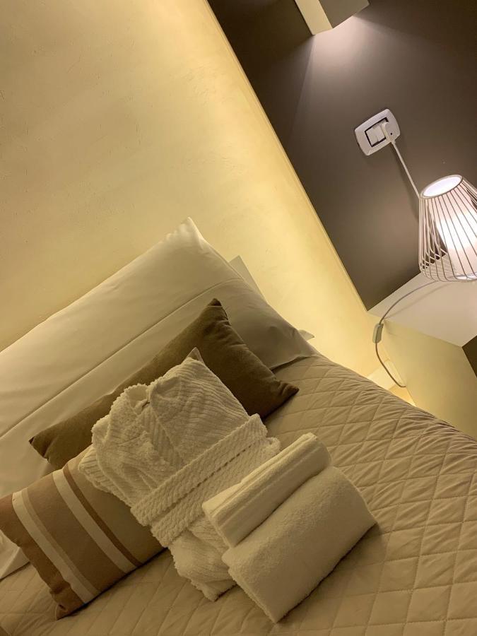 La Banchina Holiday Rooms Trani Eksteriør billede