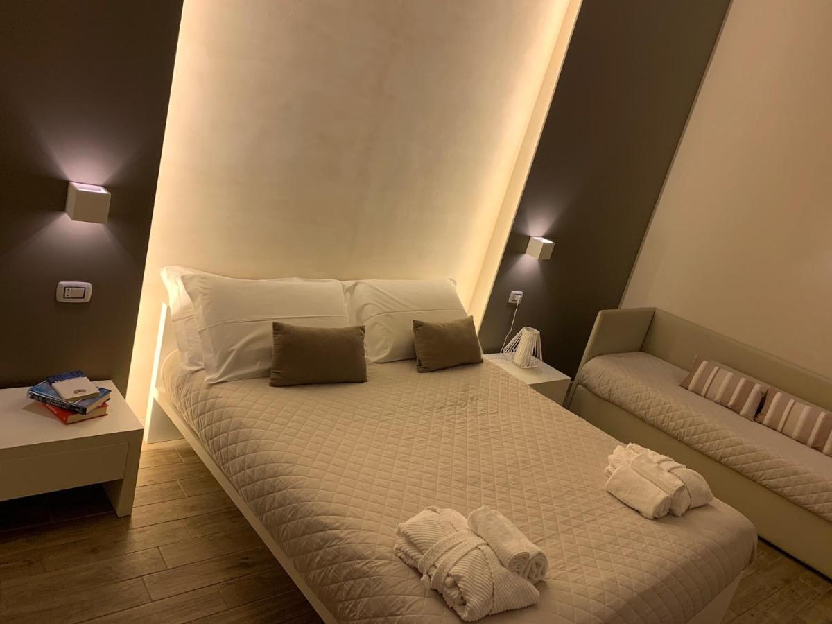 La Banchina Holiday Rooms Trani Eksteriør billede