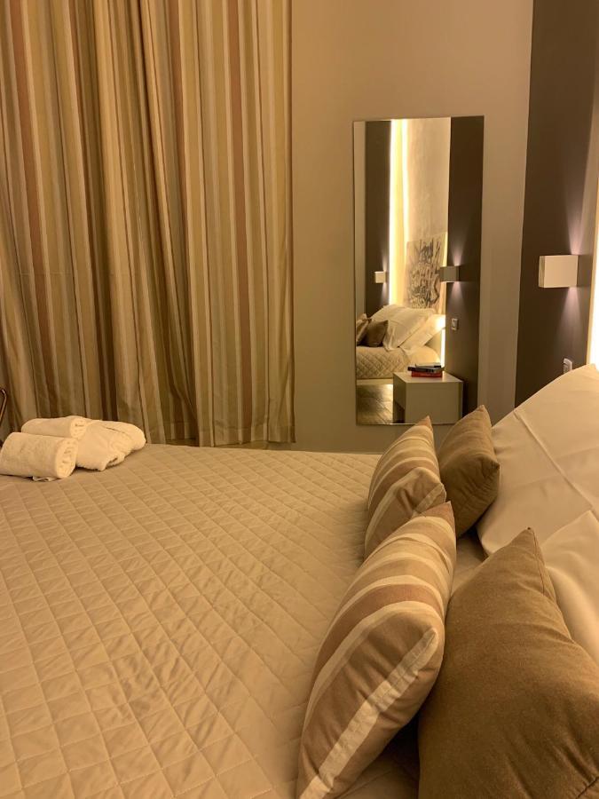La Banchina Holiday Rooms Trani Eksteriør billede
