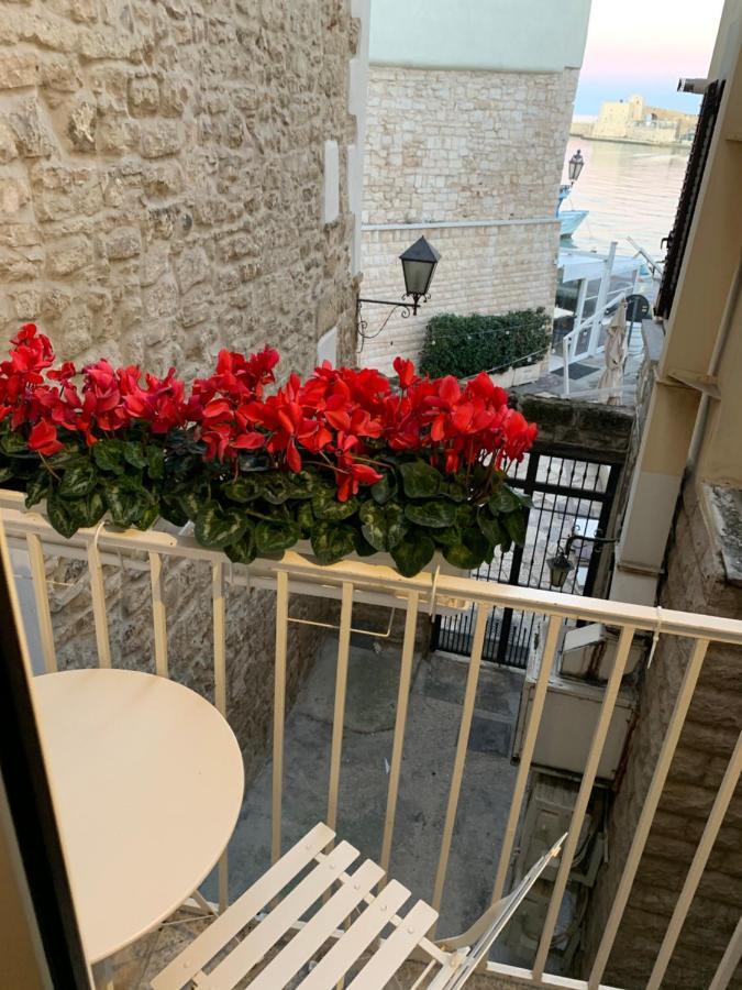 La Banchina Holiday Rooms Trani Eksteriør billede