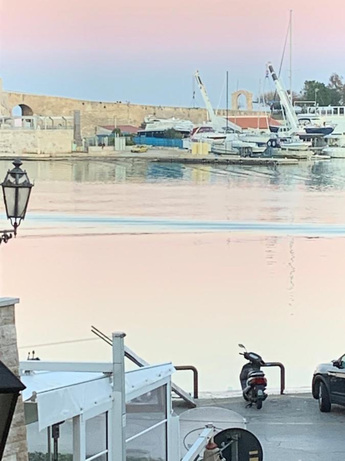 La Banchina Holiday Rooms Trani Eksteriør billede
